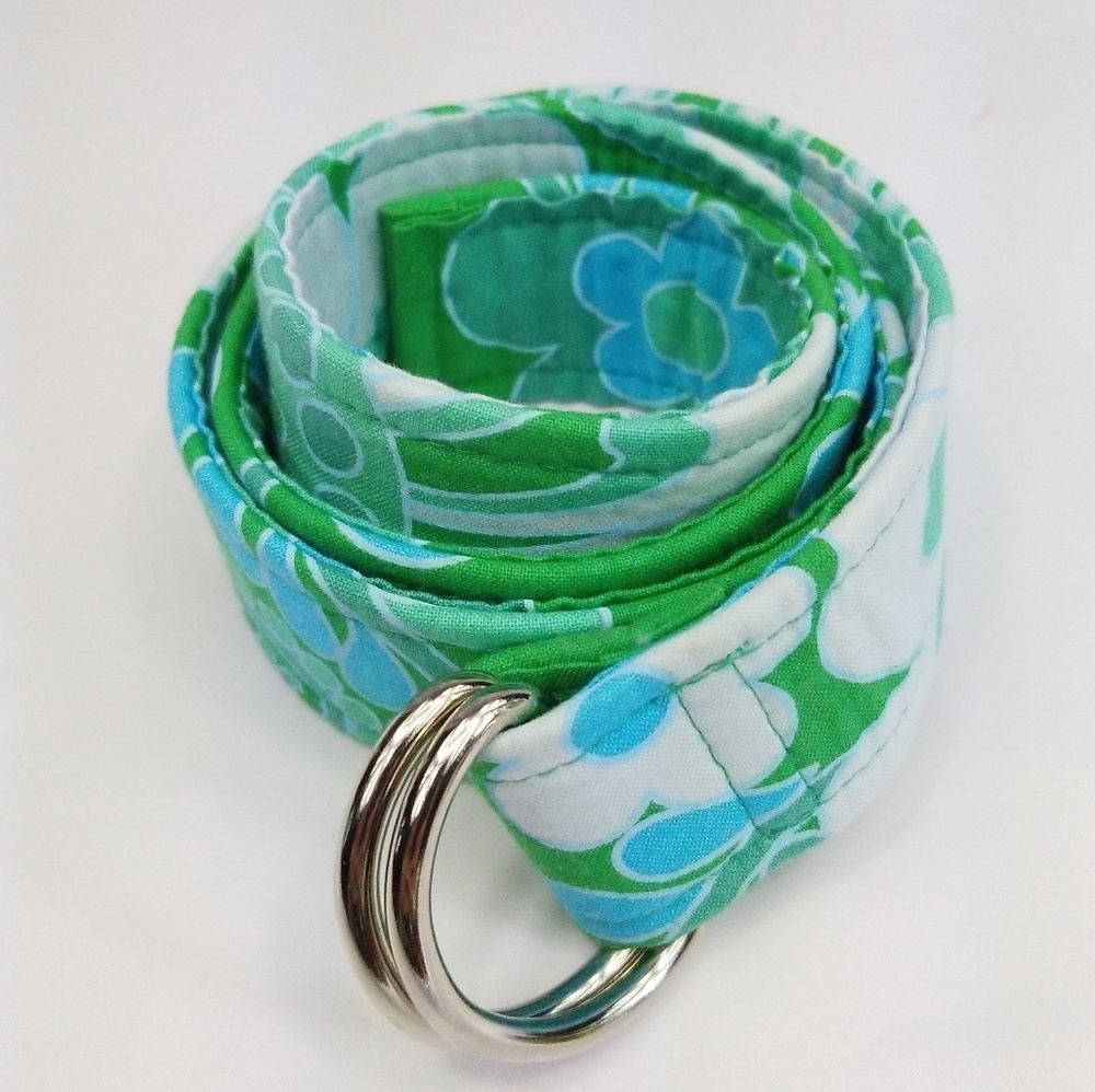 ADORABLE OLIVER GREEN D-ring belt.